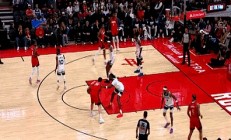 半岛体育在线登录-火箭队外线失准，连败让球队陷入危机的简单介绍