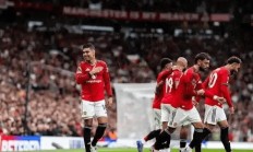 半岛体育中国官网-关于曼联遭逢主场惨败，士气跌至谷底的信息