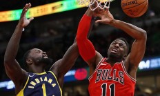 半岛体育活动-步行者队全队奋战奏凯祝贺季后赛的简单介绍