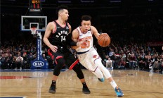 包含猛龙球员受伤消息传出，球迷心疼祈祷的词条