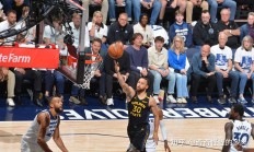 半岛体育平台-包含勇士队后卫受伤可能缺席接下来几场比赛的词条