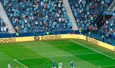 半岛体育官网入口-关于斯特林隔网揽球曼城欧冠卫冕路重重的信息