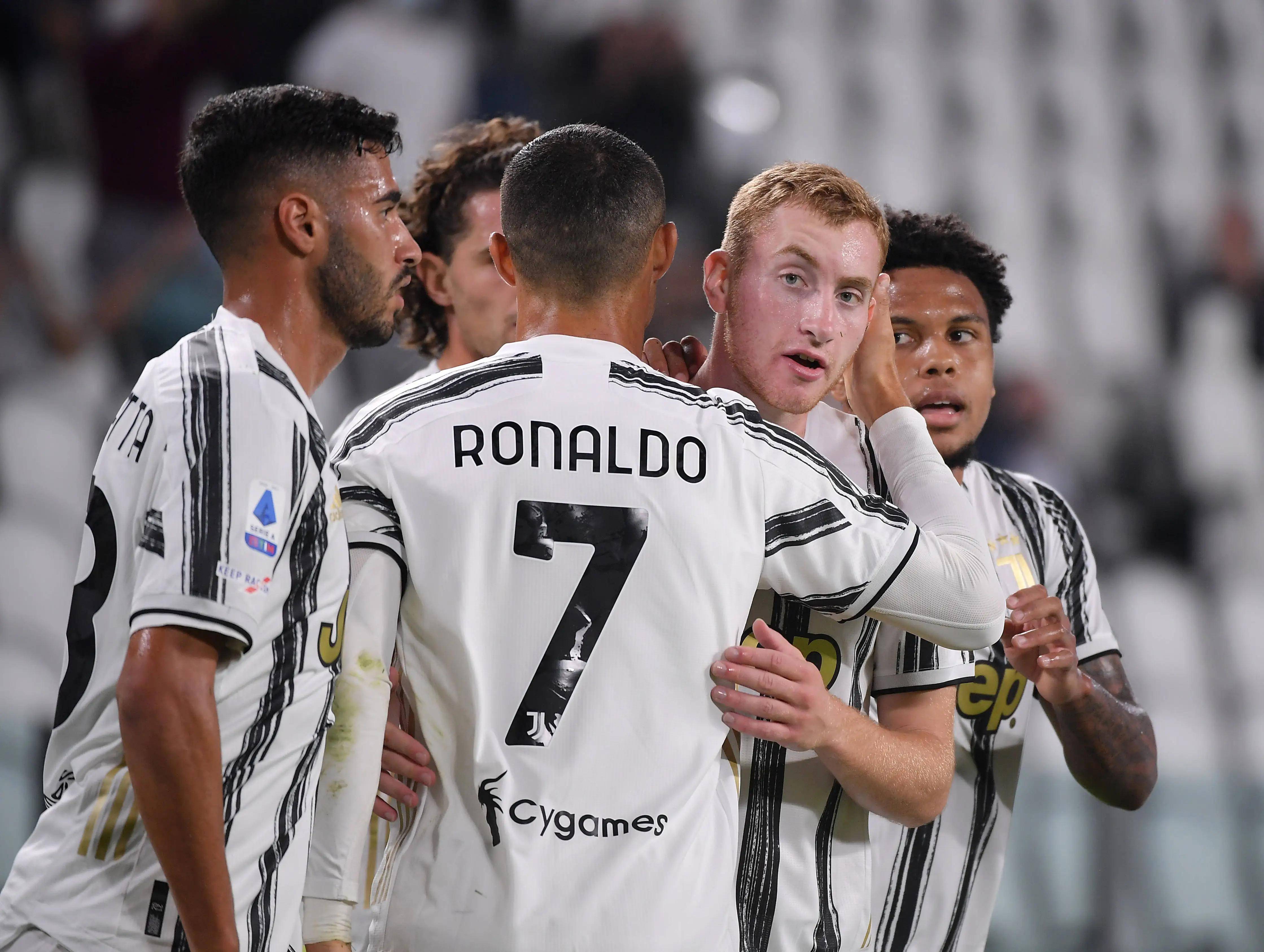 包含尤文图斯保持不败战绩，迎战利物浦力争晋级的词条