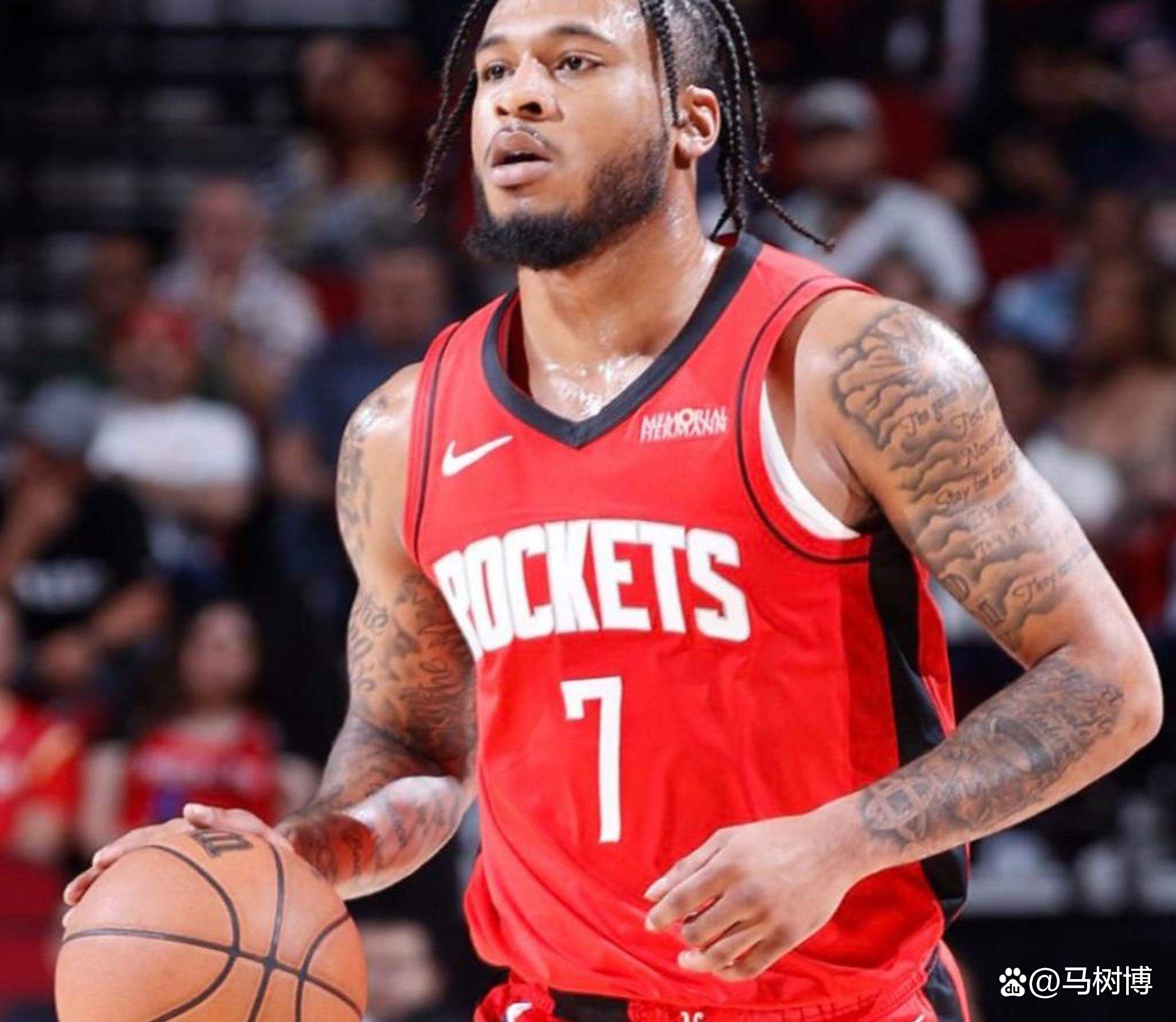 火箭新秀突破表现,成为球队焦点 火箭新秀突破表现,成为球队焦点