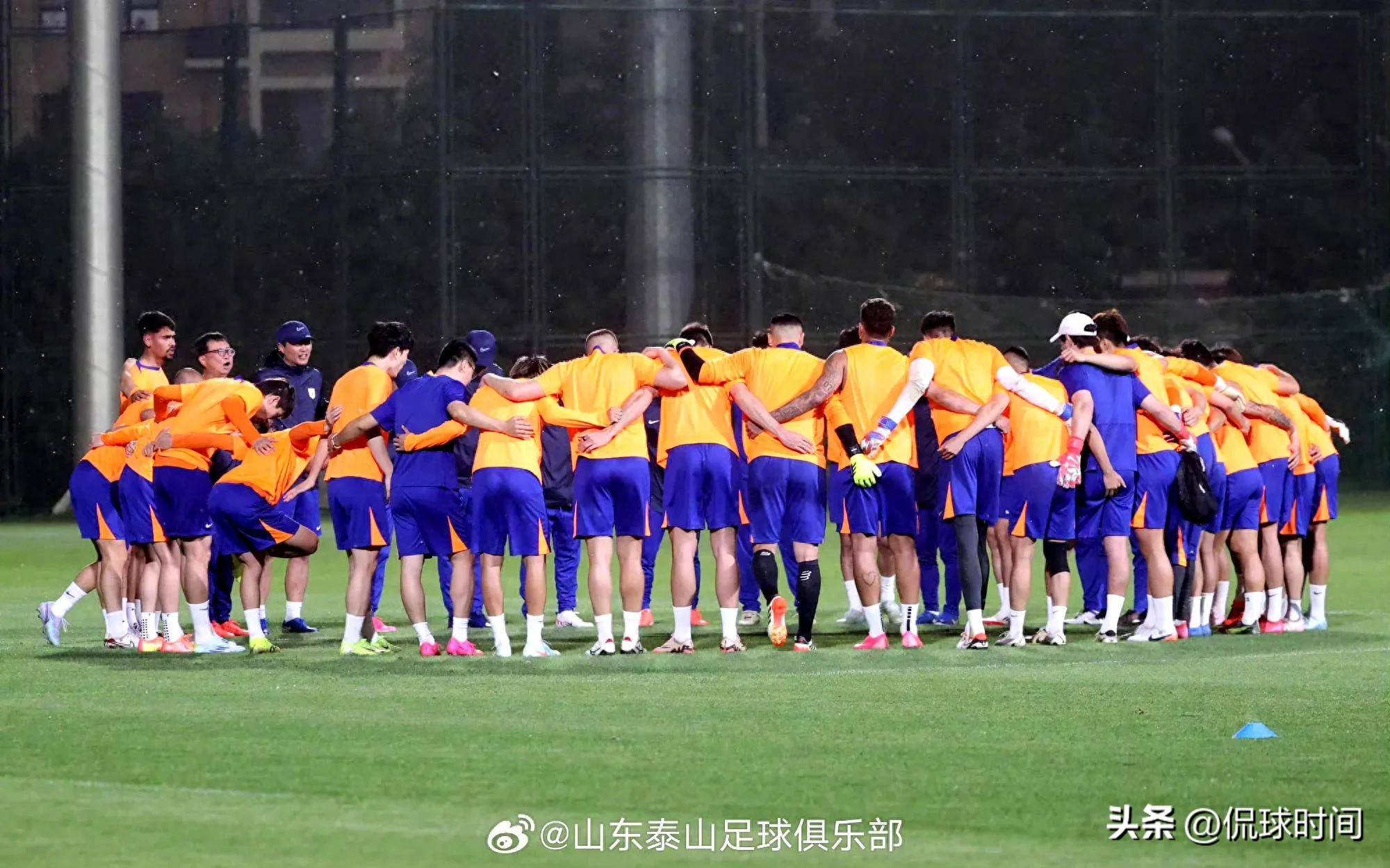 包含备战决赛:球员们不懈训练,迎战强敌的词条 包含备战决赛:球员们不懈训练,迎战强敌的词条