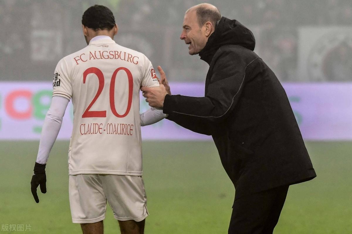 斯图加特夺冠在望,球队士气高涨 斯图加特夺冠在望,球队士气高涨