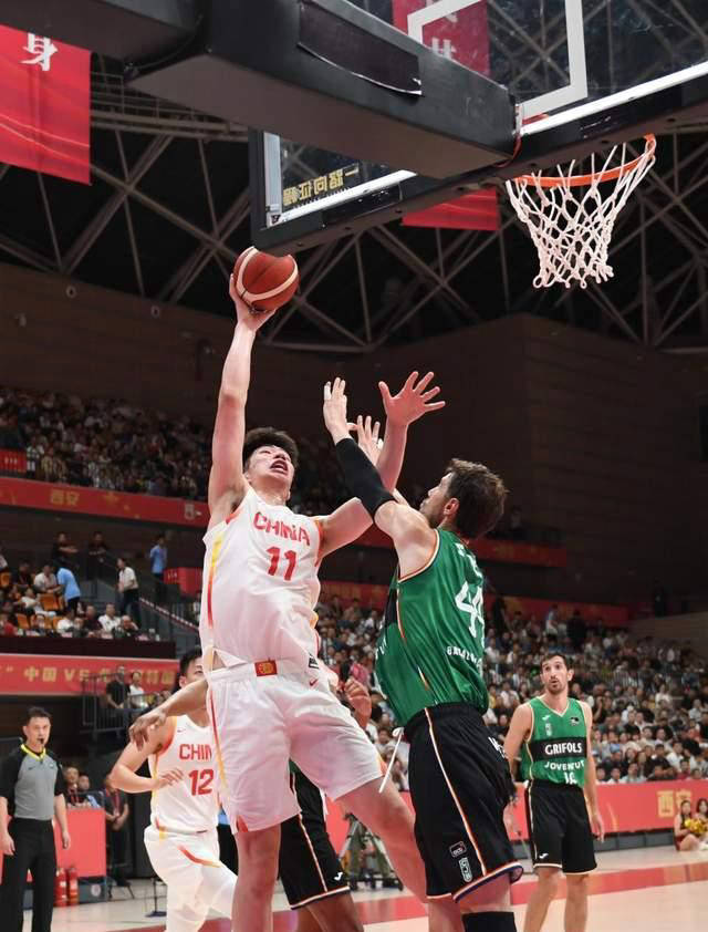 湖北男篮实现逆袭,赢得关键比赛 湖北男篮实现逆袭,赢得关键比赛