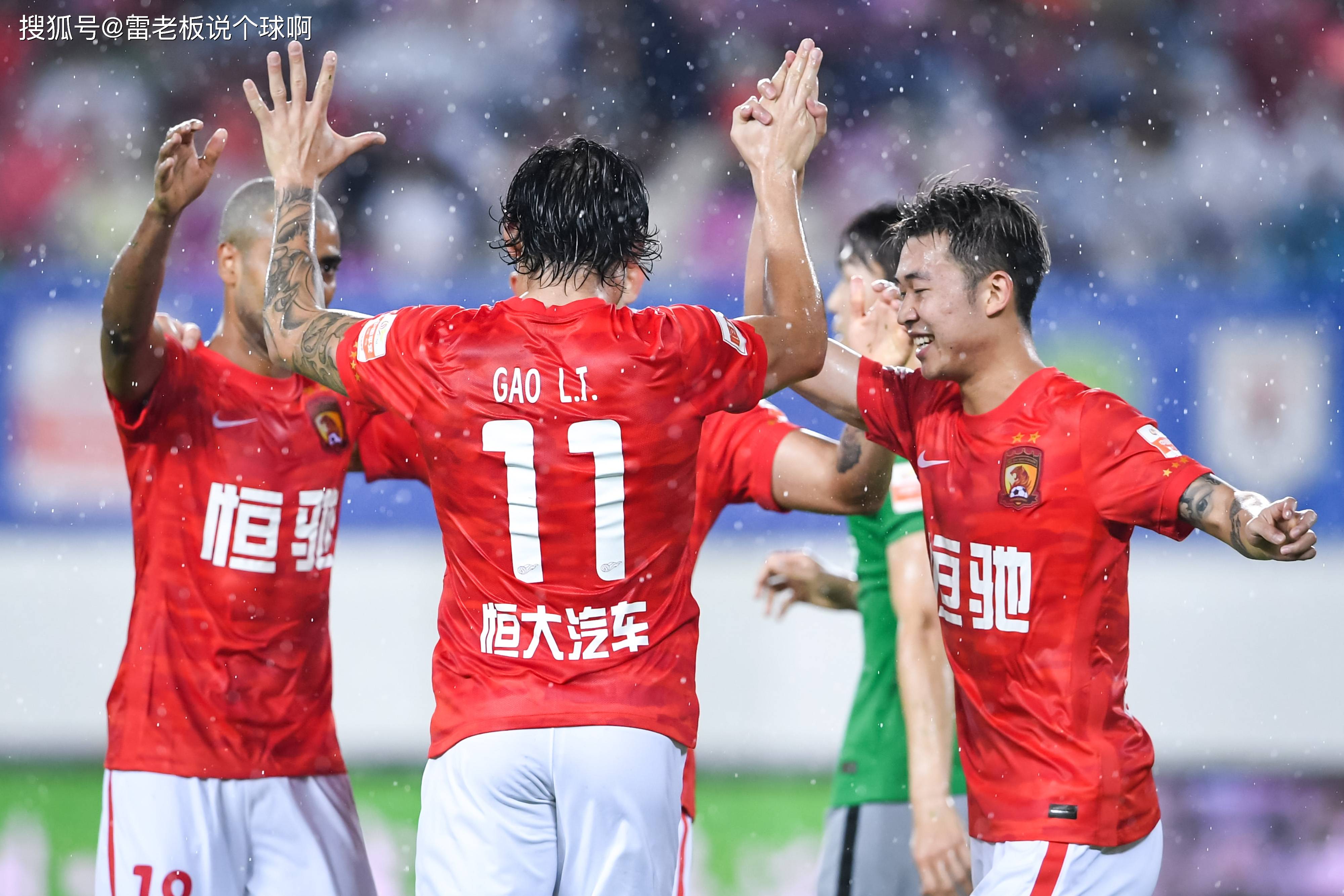 胜负之战现场观众沸腾争夺成功的关键的简单介绍