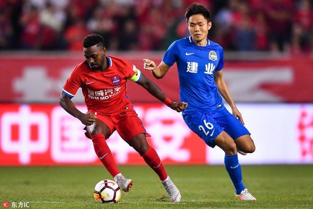 包含苏宁主场逼平申花，继续在中超中游位置的词条