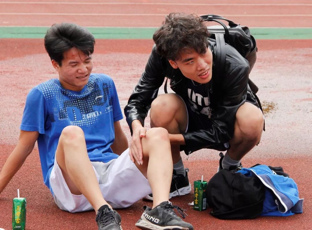 关于勇士与强敌鏖战，赛场激情迸发的信息