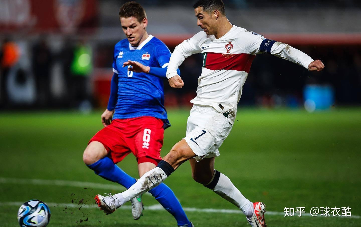 包含欧预赛紧凑角逐，球队奋勇拼搏拼尽全力的词条