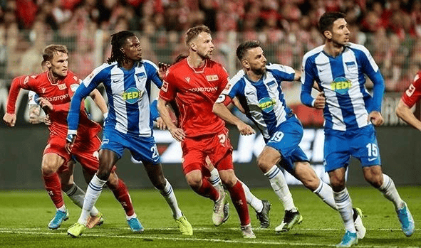 柏林赫塔豪取三分,客场击败沙尔克04的简单介绍 柏林赫塔豪取三分,客场击败沙尔克04的简单介绍