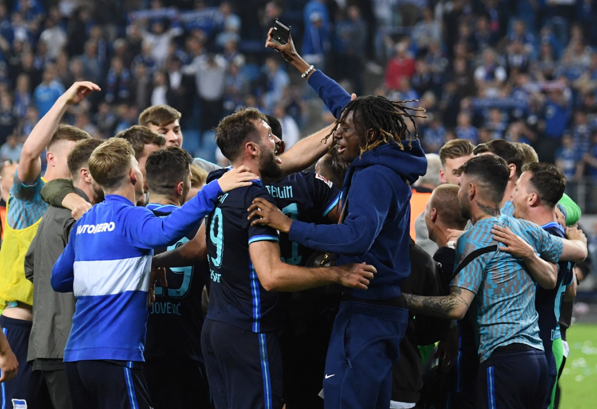 柏林赫塔客场艰难取胜，保级形势稍有好转