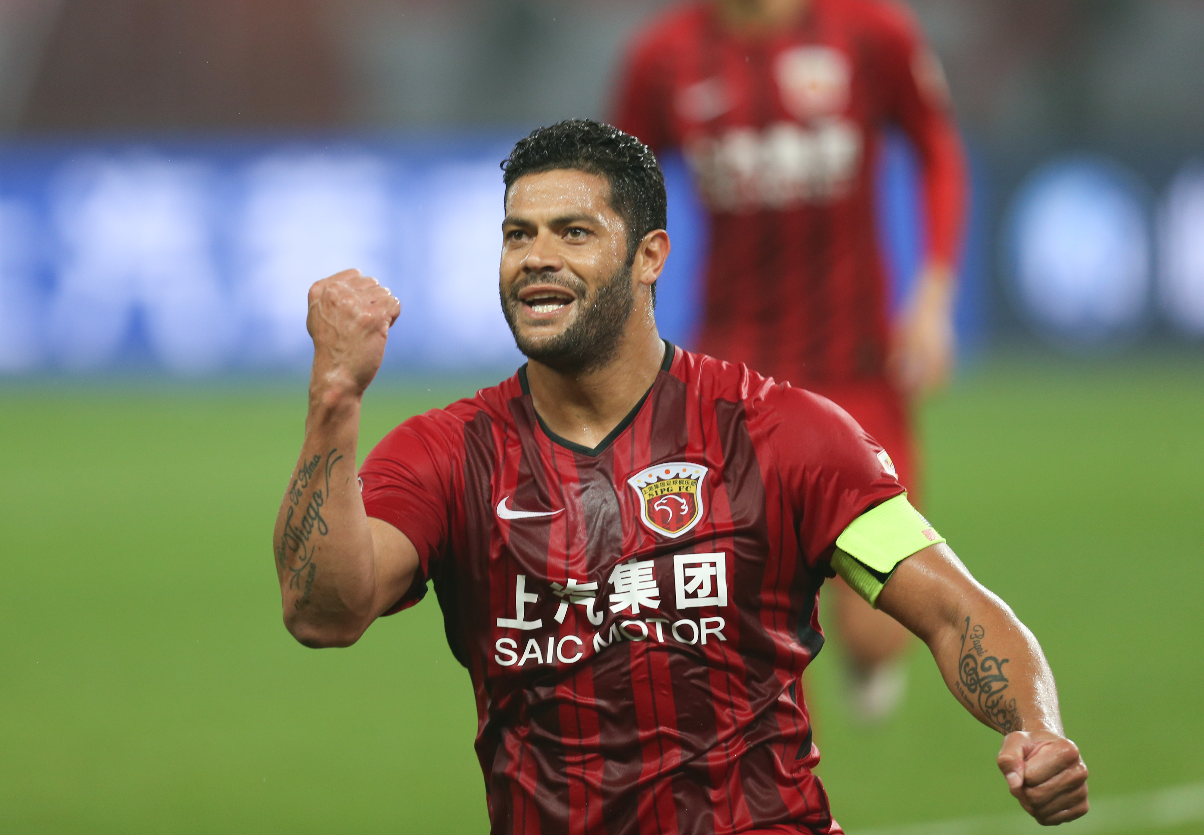 关于上海上港客场逆转河北华夏幸福，保持领跑位置的信息