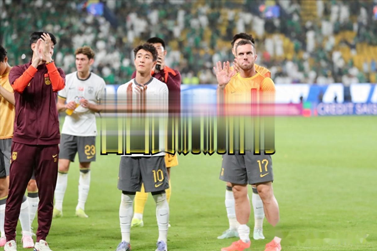 强强对话！欧洲国家队在场上展现拼搏精神的简单介绍